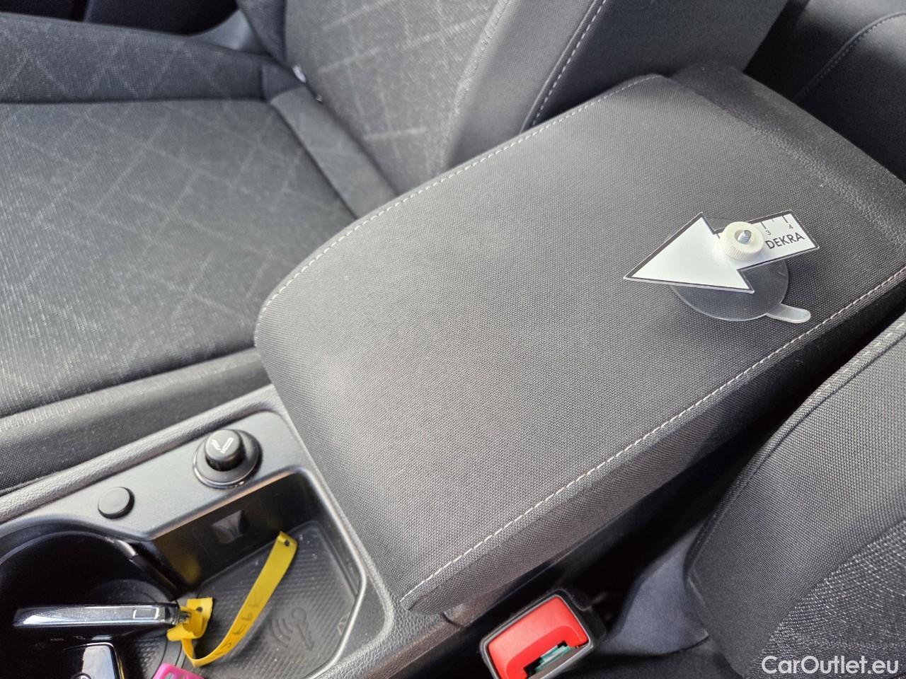  Volkswagen  Golf  2.0 TDI 116HP DSG Life Variant #26
