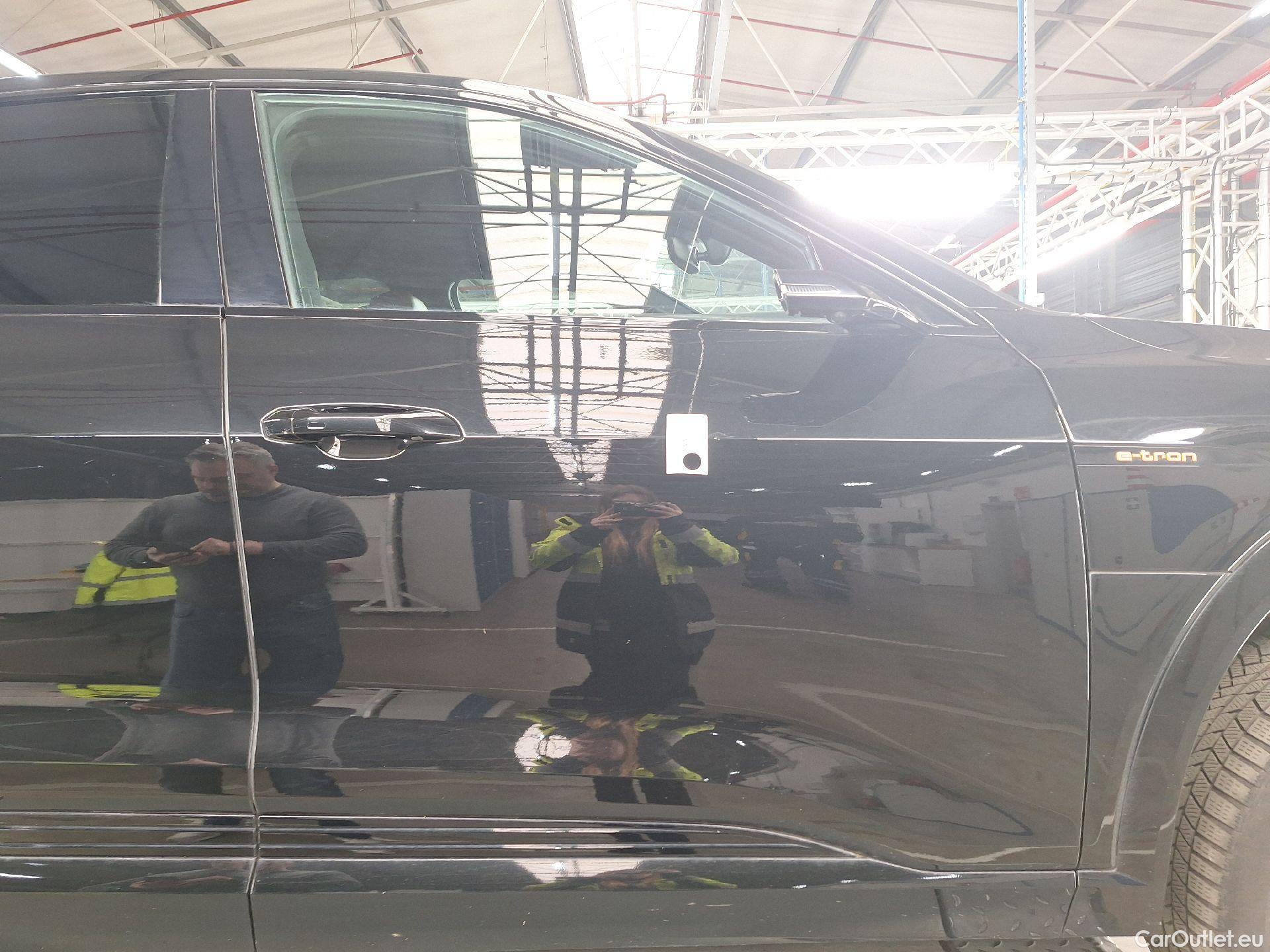  Audi  E-TRON Audi,  SB '19 BEV, Audi  Sportback 50 Quattro S-Line 5d #65