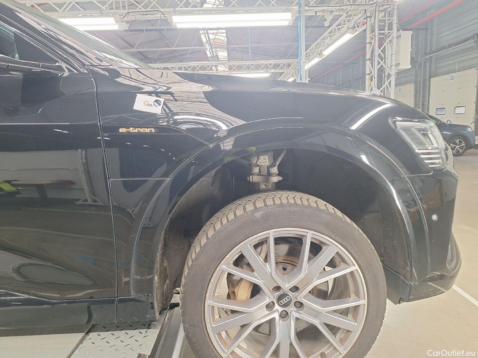  Audi  E-TRON Audi,  SB '19 BEV, Audi  Sportback 50 Quattro S-Line 5d #68