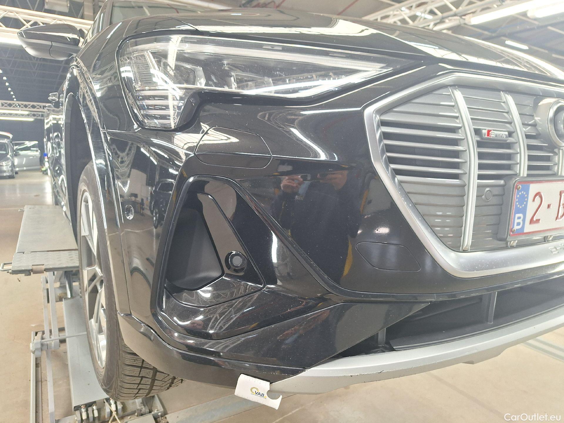  Audi  E-TRON Audi,  '19 BEV, Audi  55 Quattro S-Line 5d #39