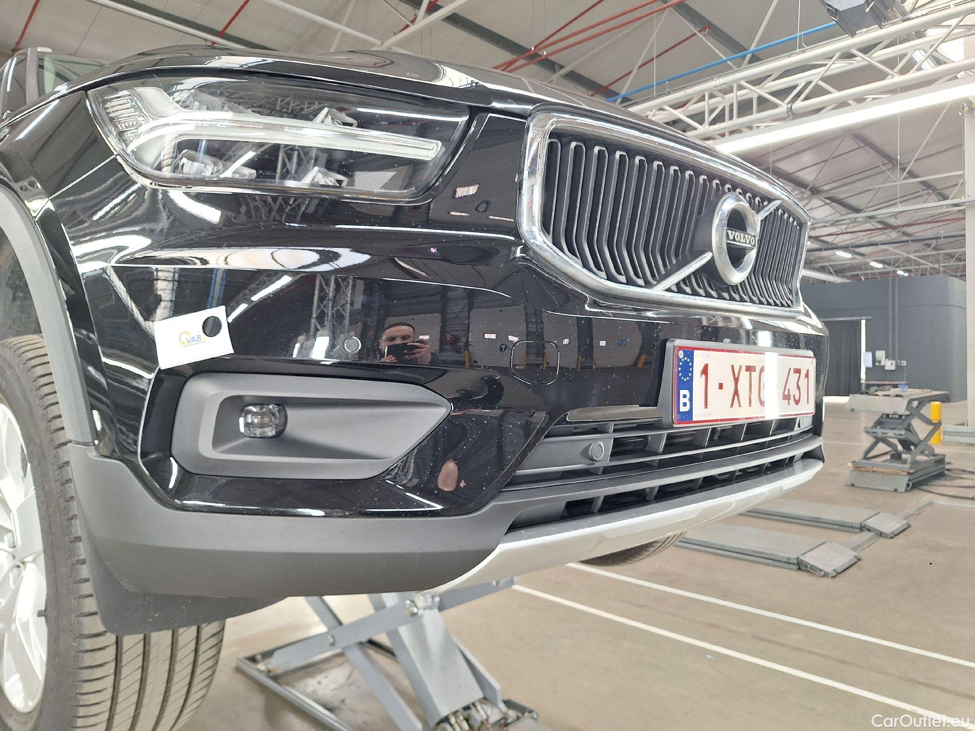  Volvo  XC 40 Volvo, XC40 '17, Volvo XC40 T3 Momentum Pro 5d #44