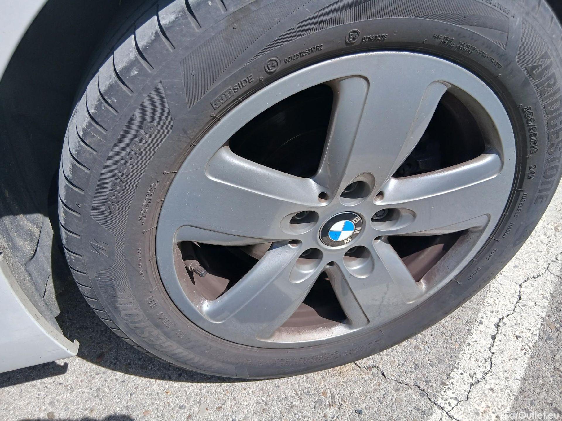  Bmw  Serie 1 BMW  / 2019 / 5P / berlina con portón 116d #13