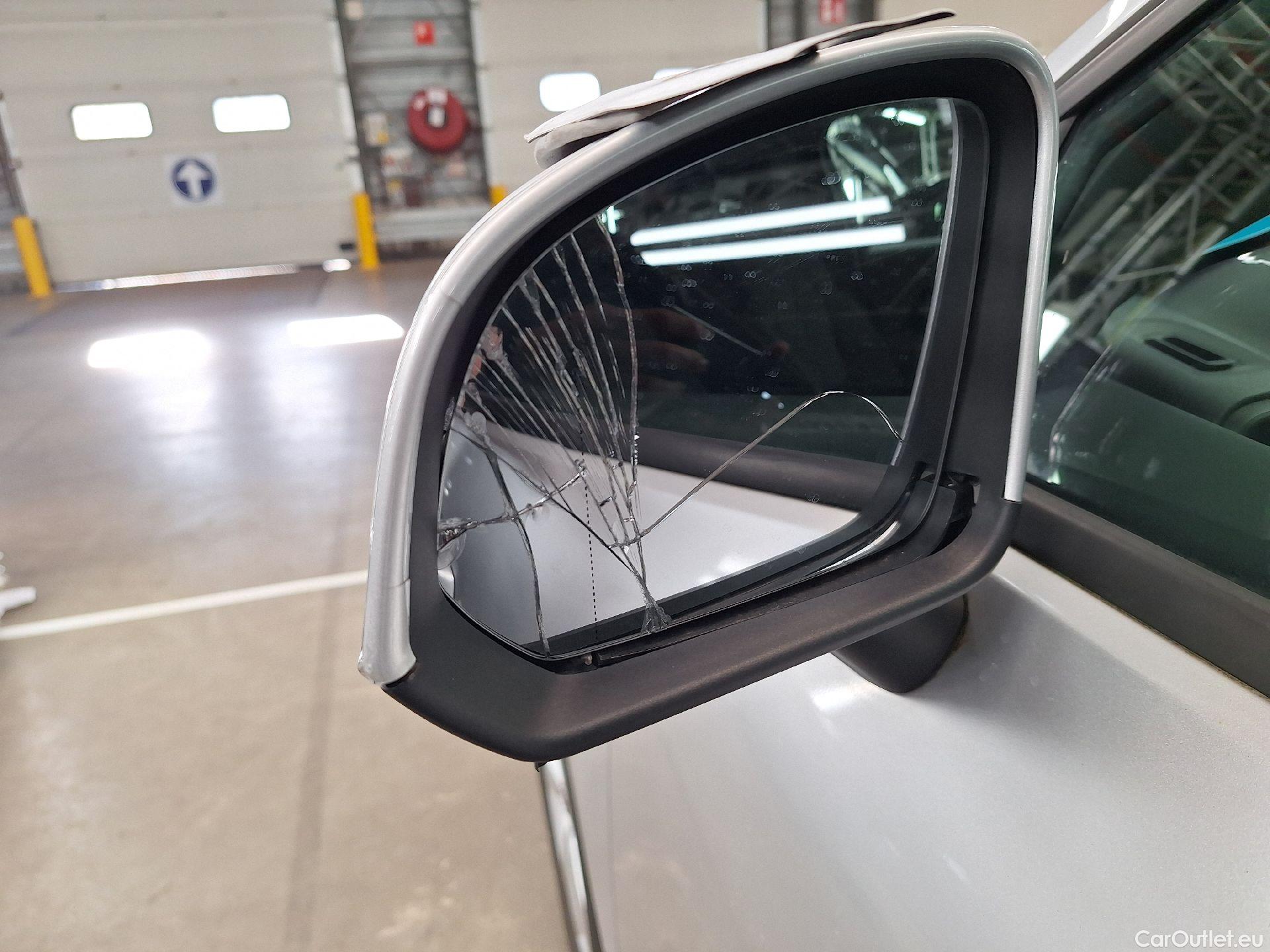  Volvo  XC 40 Volvo, XC40 '17, Volvo XC40 T3 XC40 5d #33