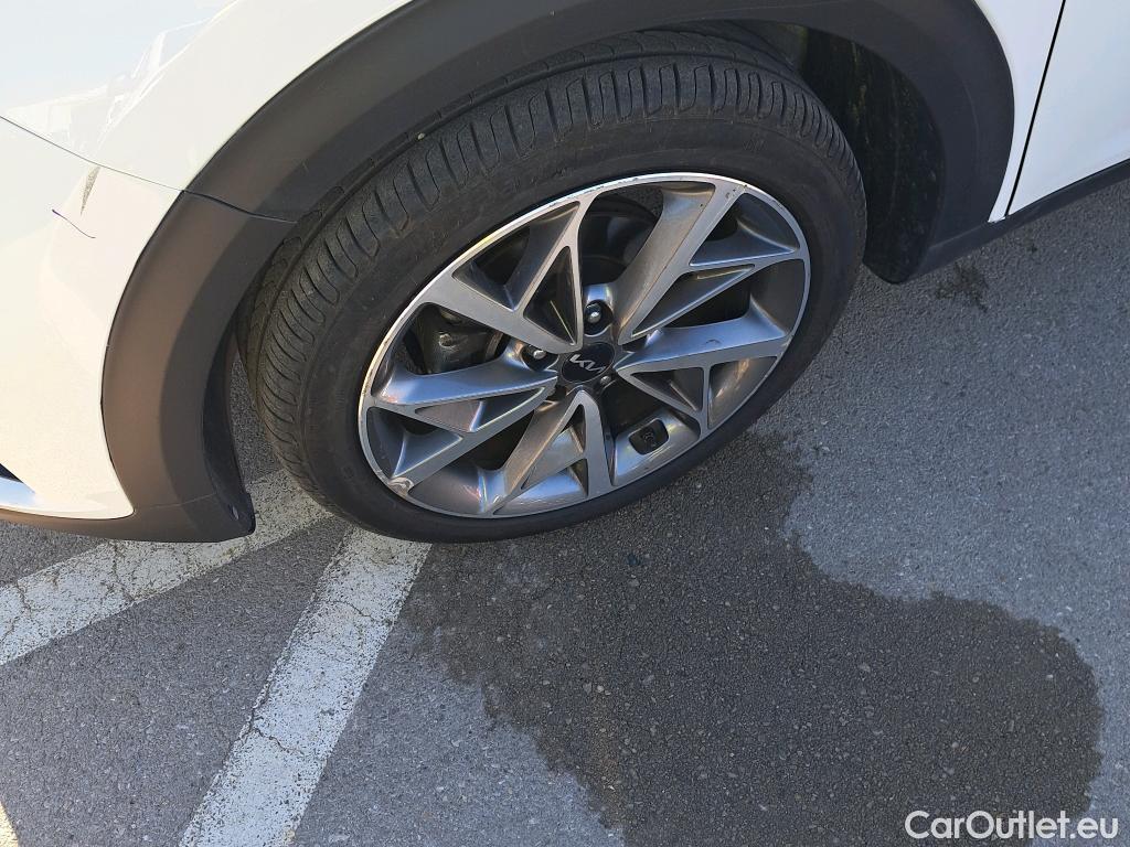  KIA  Niro KIA  / 2019 / 5P / crossover 1.6 GDi HEV 104kW (141CV) Emotion #3