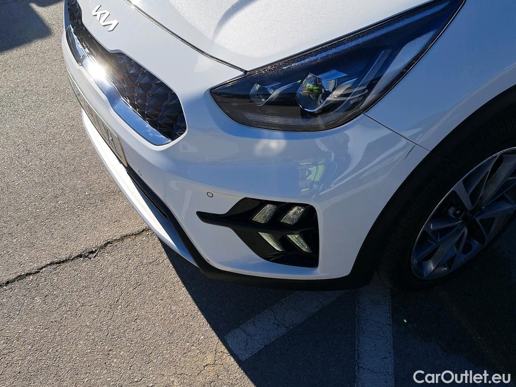  KIA  Niro KIA  / 2019 / 5P / crossover 1.6 GDi HEV 104kW (141CV) Emotion #13