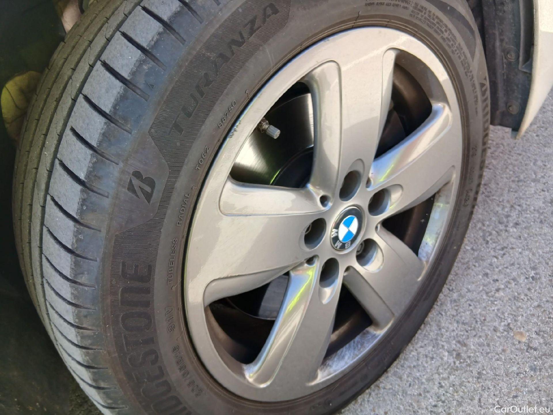  Bmw  Serie 1 BMW  / 2019 / 5P / berlina con portón 116d #27