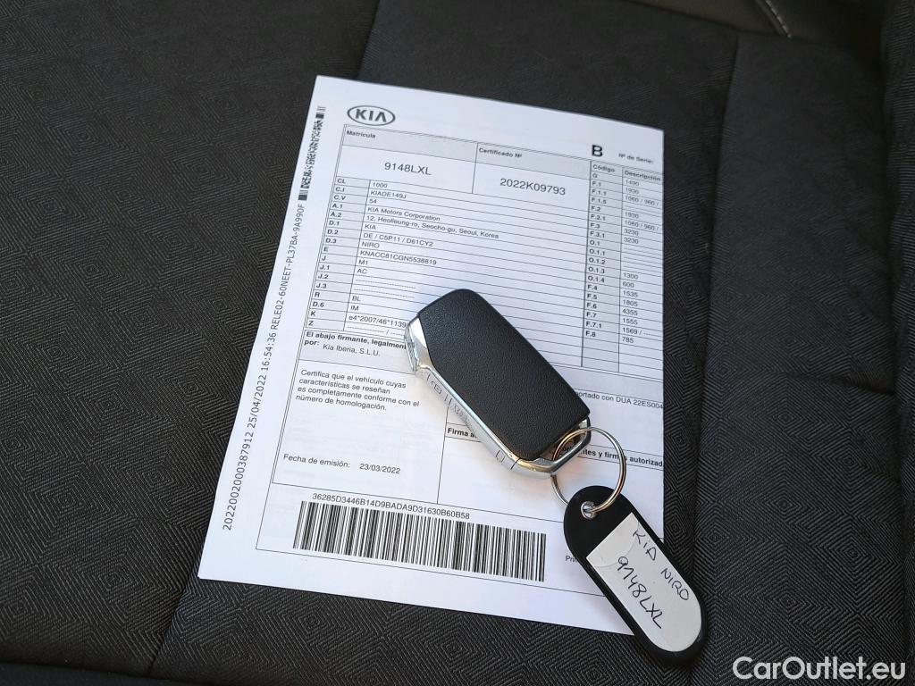  KIA  Niro KIA  / 2019 / 5P / crossover 1.6 GDi HEV 104kW (141CV) Emotion #12