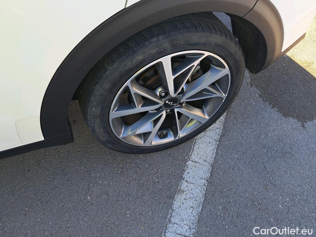  KIA  Niro KIA  / 2019 / 5P / crossover 1.6 GDi HEV 104kW (141CV) Emotion #5