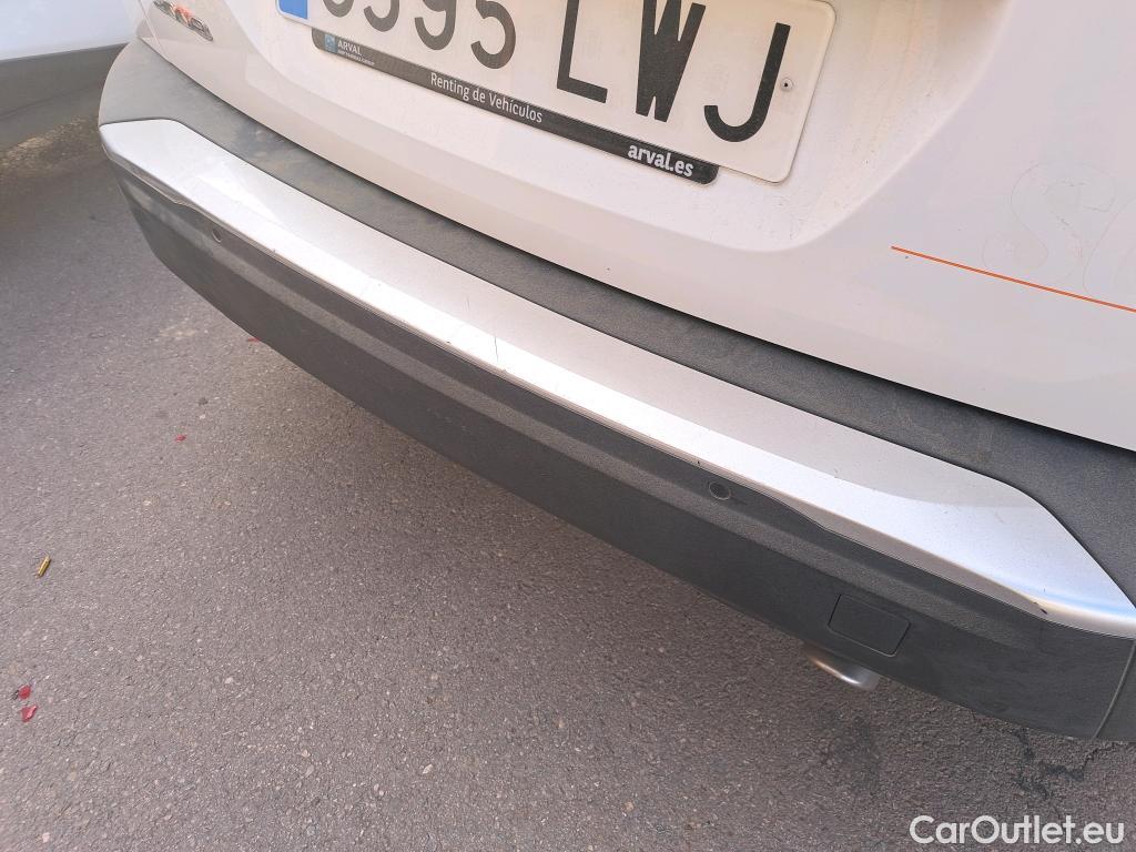  Peugeot  2008 PEUGEOT  / 2019 / 5P / todoterreno Allure BlueHDI 81kW (110CV) #38