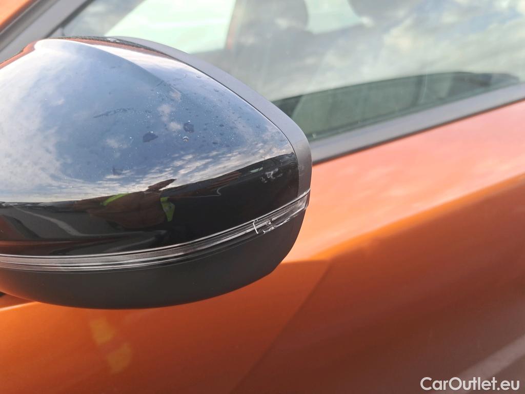  Peugeot  2008 PEUGEOT  / 2019 / 5P / todoterreno Allure Pack BlueHDI 130 S&S EAT8 #17