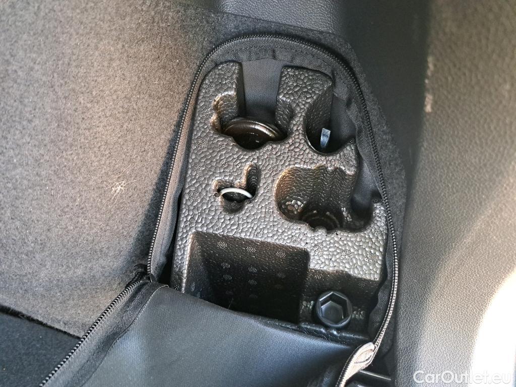  Volkswagen  Tiguan VOLKSWAGEN  / 2020 / 5P / todoterreno Urban Sport 2.0 TDI 110kW (150CV) DSG #10