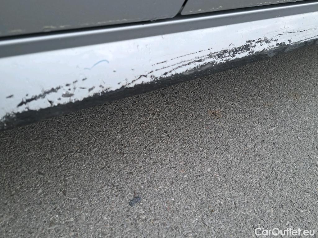  Toyota  Corolla TOYOTA  / 2019 / 5P / berlina con portón 1.8 125H BUSINESS PLUS E-CVT #18