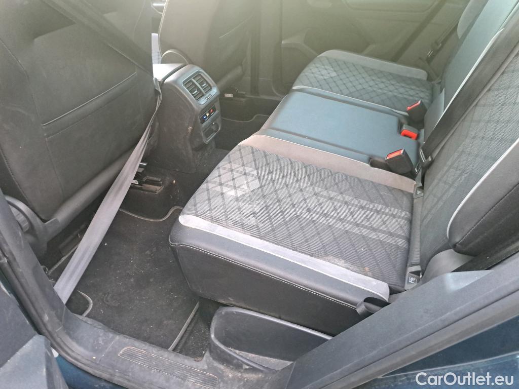  Volkswagen  Tiguan VOLKSWAGEN  / 2020 / 5P / todoterreno R-Line 2.0 TDI 110kW (150CV) #4