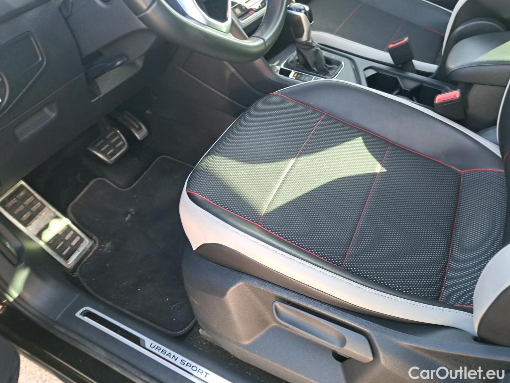  Volkswagen  Tiguan VOLKSWAGEN  / 2020 / 5P / todoterreno Urban Sport 2.0 TDI 110kW (150CV) DSG #30