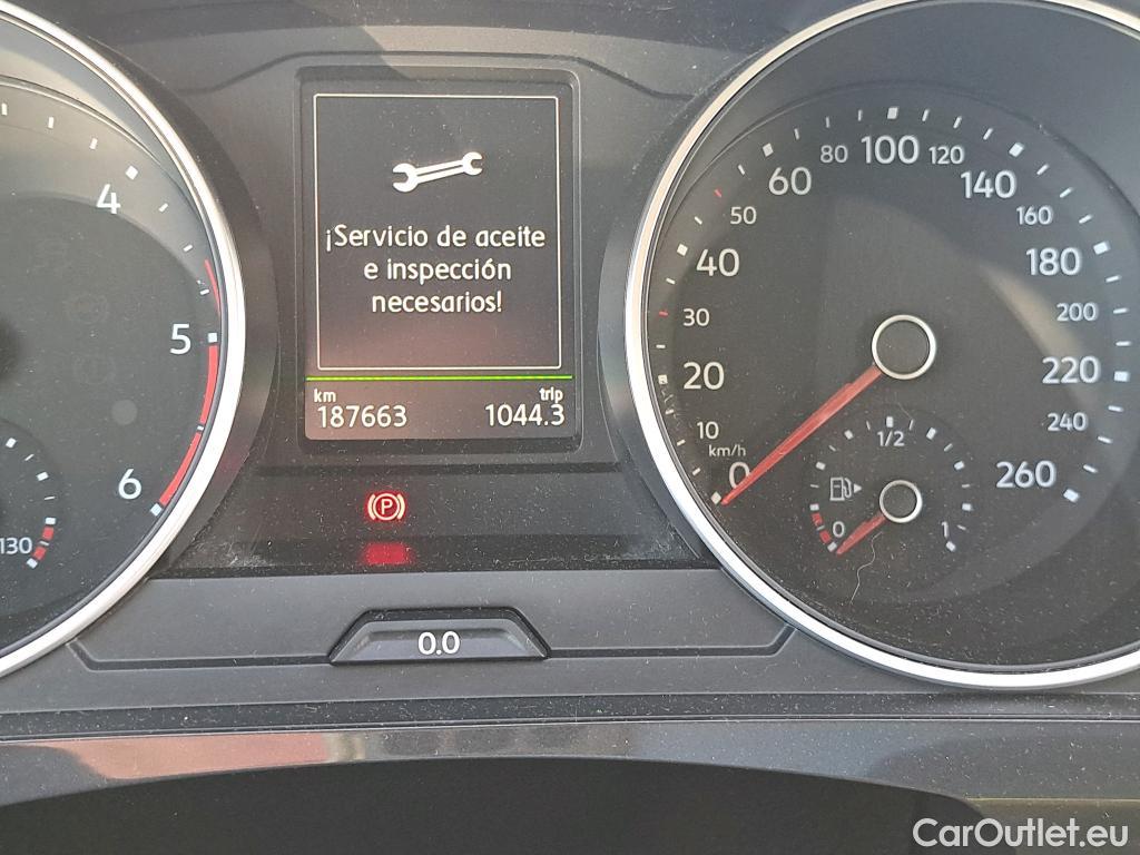  Volkswagen  Tiguan VOLKSWAGEN  / 2020 / 5P / todoterreno Urban Sport 2.0 TDI 110kW (150CV) DSG #32