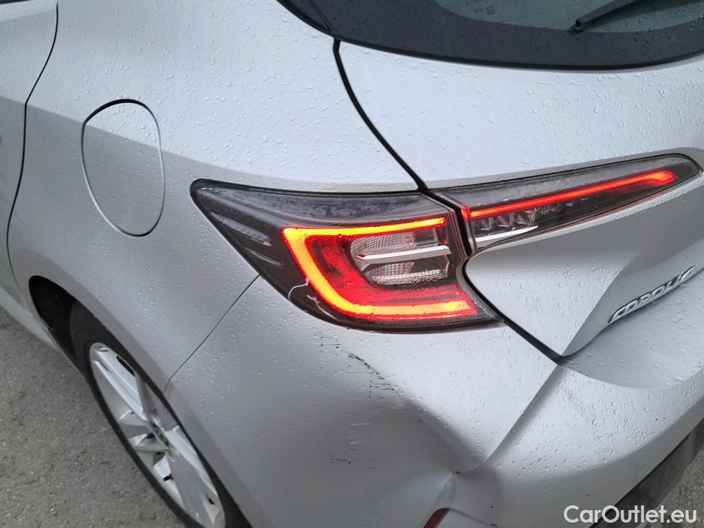  Toyota  Corolla TOYOTA  / 2019 / 5P / berlina con portón 1.8 125H BUSINESS PLUS E-CVT #1