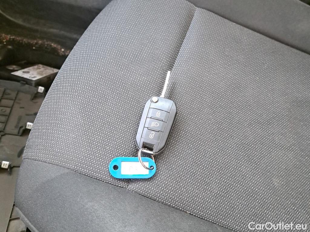  Citroen  Berlingo CITROEN  / 2018 / 4P / monovolumen compacto Talla M e- 50 kWh LIVE PACK #46