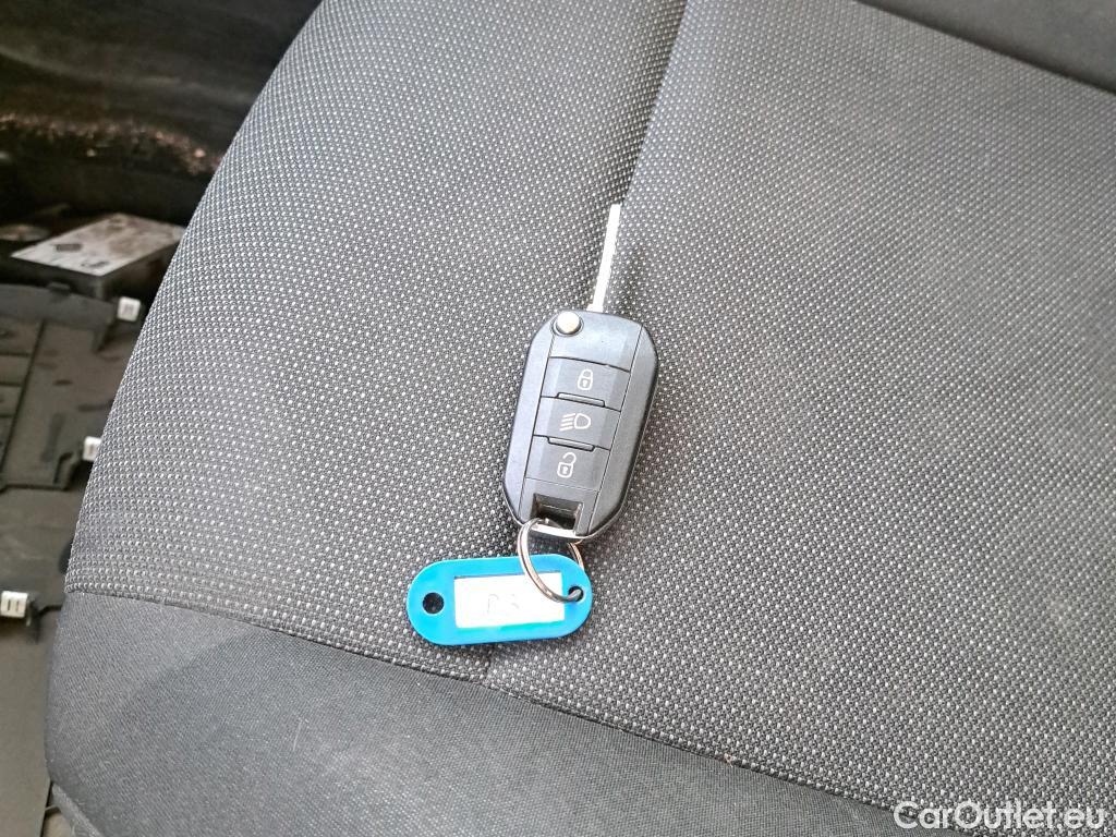  Citroen  Berlingo CITROEN  / 2018 / 4P / monovolumen compacto Talla M e- 50 kWh LIVE PACK #12