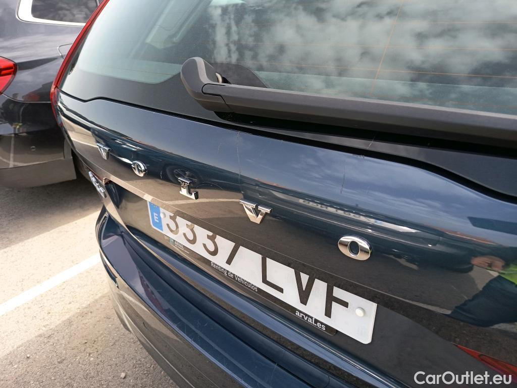  Volvo  XC60 VOLVO  todoterreno 2.0 B4 D Momentum Pro Auto 200 CV #1