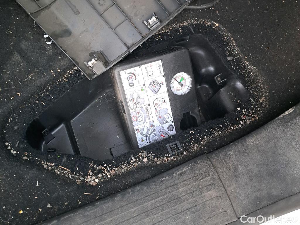  Citroen  Berlingo CITROEN  / 2018 / 4P / monovolumen compacto Talla M e- 50 kWh LIVE PACK #39