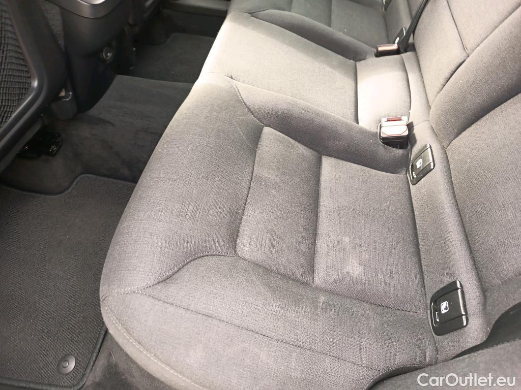  Volvo  XC60 VOLVO  todoterreno 2.0 B4 D Momentum Pro Auto 200 CV #14
