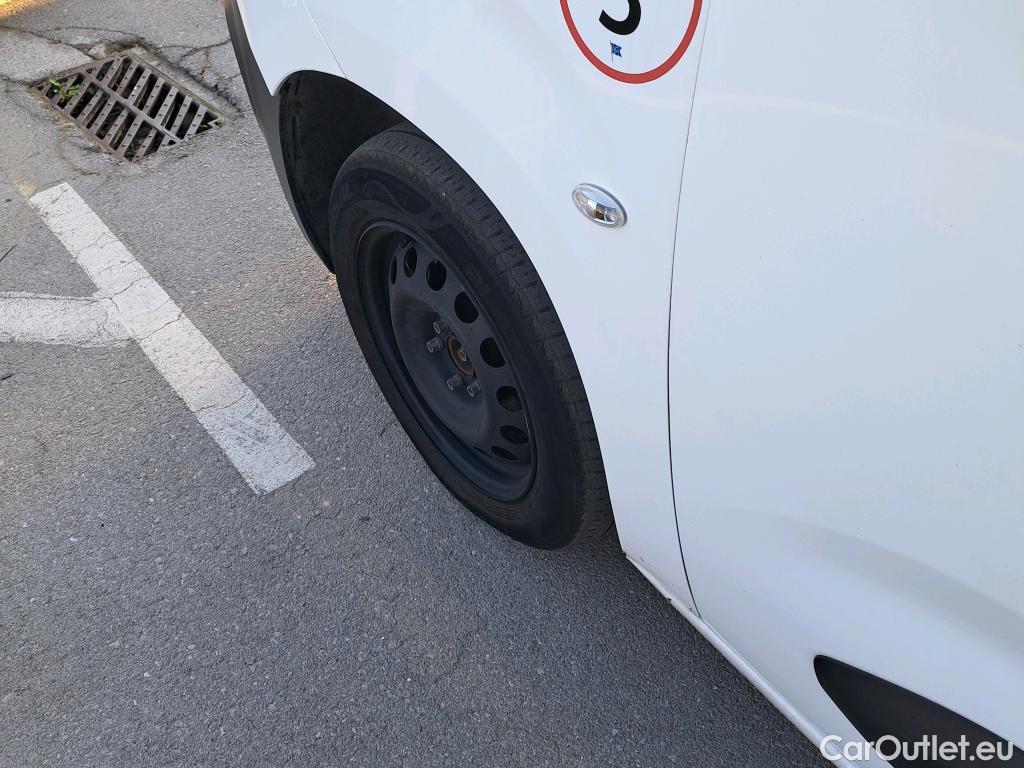  Citroen  Berlingo CITROEN  / 2018 / 4P / monovolumen compacto Talla M e- 50 kWh LIVE PACK #44