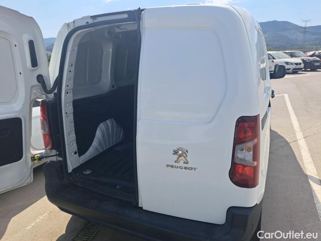  Peugeot  Partner PEUGEOT  / 2018 / 3P / furgón derivado de turismo Pro Standard 600kg BlueHDi 73kW (AC) #17