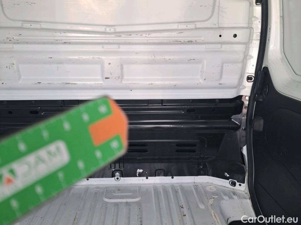  Renault  Trafic RENAULT  / 2019 / 4P / furgón Furgón 27 L1H1 Energy BluedCi 88 kW (AC) #19