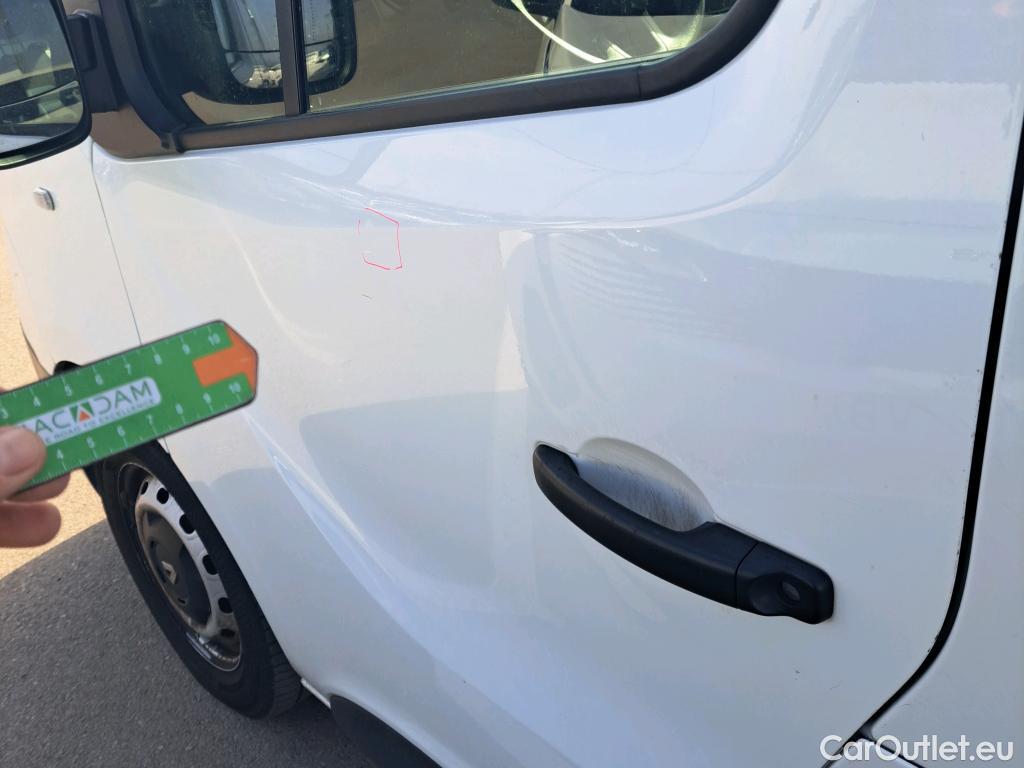  Renault  Trafic RENAULT  / 2019 / 4P / furgón Furgón 27 L1H1 Energy BluedCi 88 kW (AC) #35