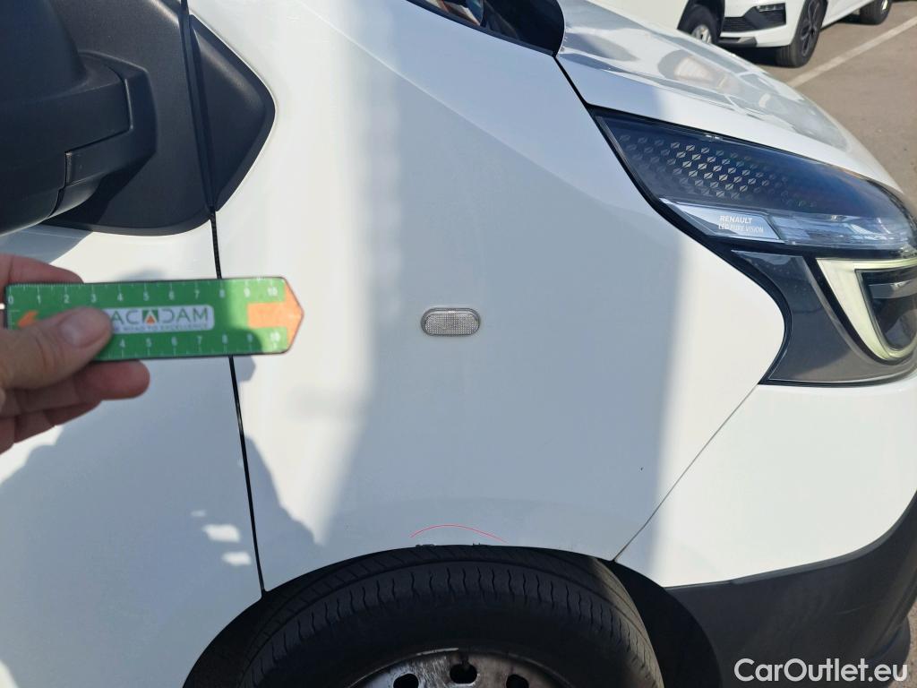  Renault  Trafic RENAULT  / 2019 / 4P / furgón Furgón 27 L1H1 Energy BluedCi 88 kW (AC) #27