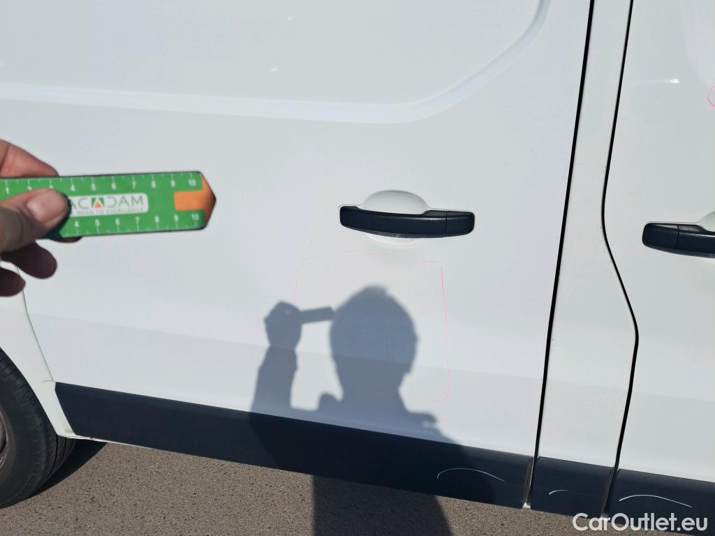  Renault  Trafic RENAULT  / 2019 / 4P / furgón Furgón 27 L1H1 Energy BluedCi 88 kW (AC) #31
