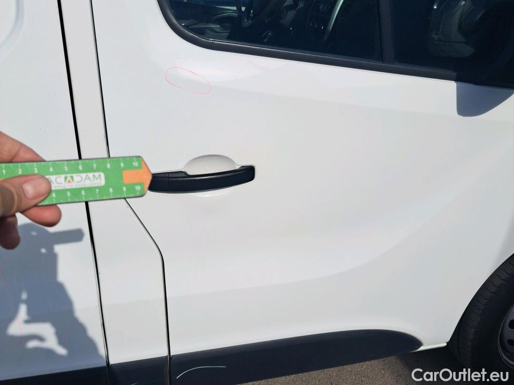 Renault  Trafic RENAULT  / 2019 / 4P / furgón Furgón 27 L1H1 Energy BluedCi 88 kW (AC) #33