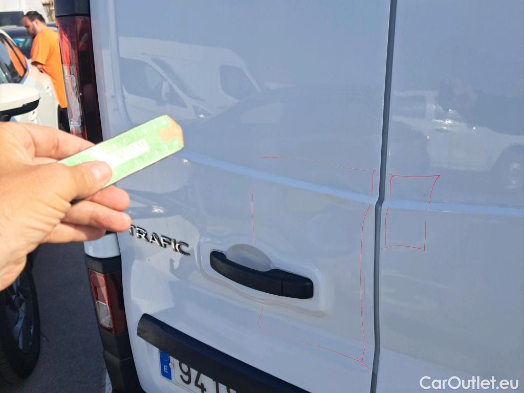  Renault  Trafic RENAULT  / 2019 / 4P / furgón Furgón 27 L1H1 Energy BluedCi 88 kW (AC) #7