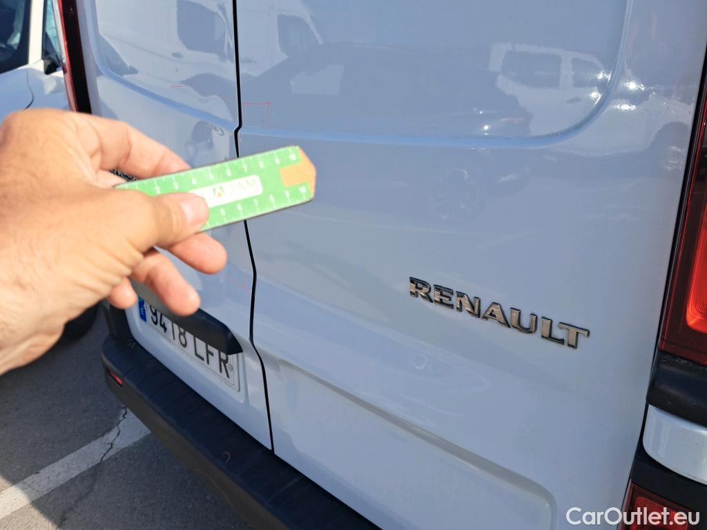 Renault  Trafic RENAULT  / 2019 / 4P / furgón Furgón 27 L1H1 Energy BluedCi 88 kW (AC) #12