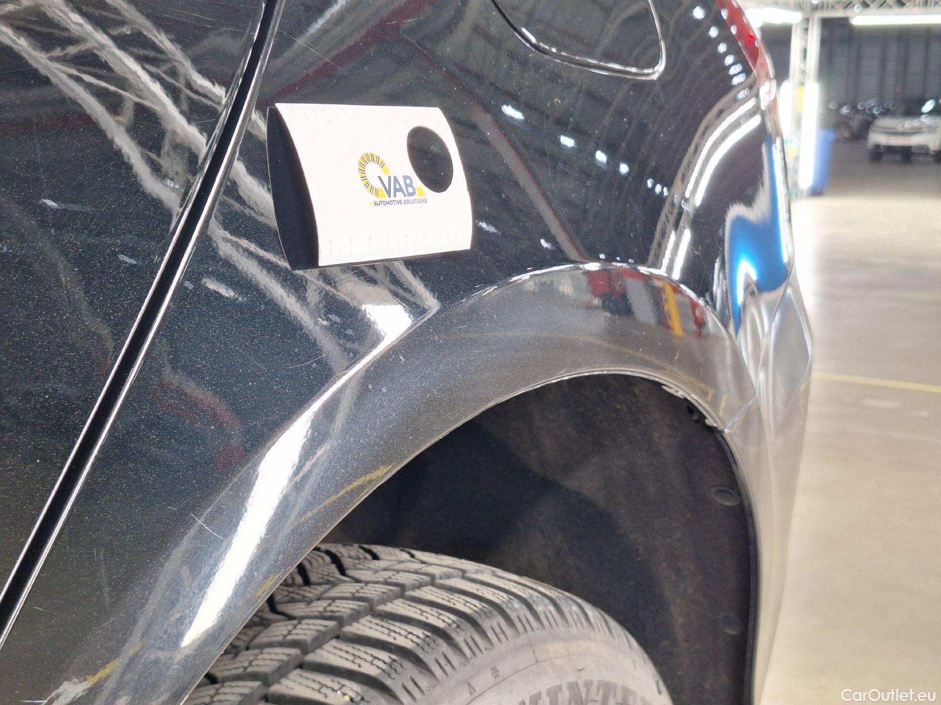  Mercedes  A-Klasse Mercedes, A-Class Berline '18, Mercedes-Benz  Limousine A 180 Aut. 4d #31
