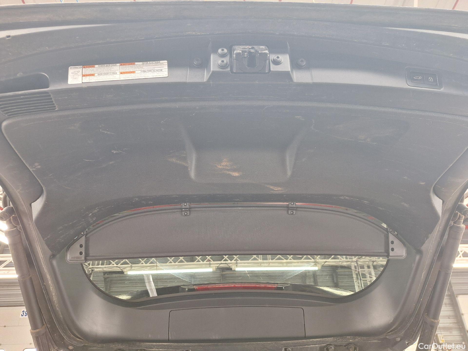  Toyota  Corolla Toyota,  TS '19, Toyota  Touring Sports 2.0 Hybrid Premium P #85