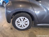  Toyota  Yaris TOYOTA  / 2020 / 5P / BERLINA HYBRID BUSINESS MY20 #64