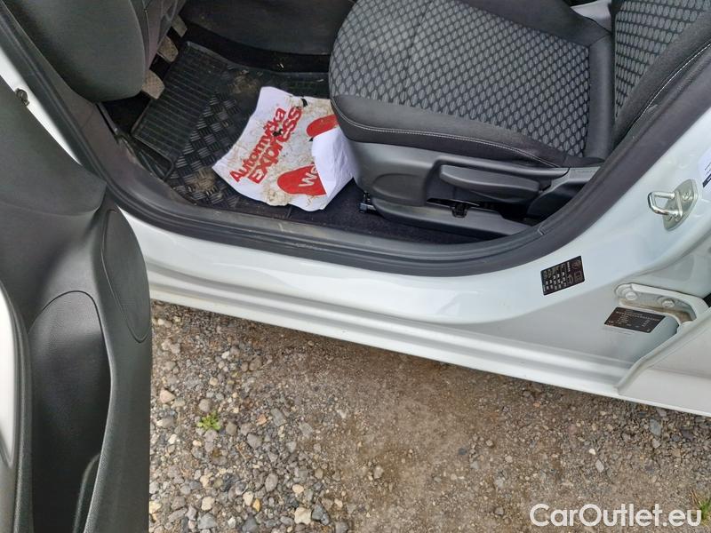  Opel  Astra  K Sports Tourer (2015) ST 1.5CDTi 77 Edition 5d #6