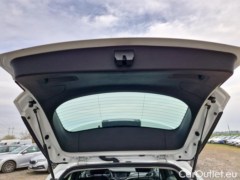  Opel  Astra  K Sports Tourer (2015) ST 1.5CDTi 77 Edition 5d #15