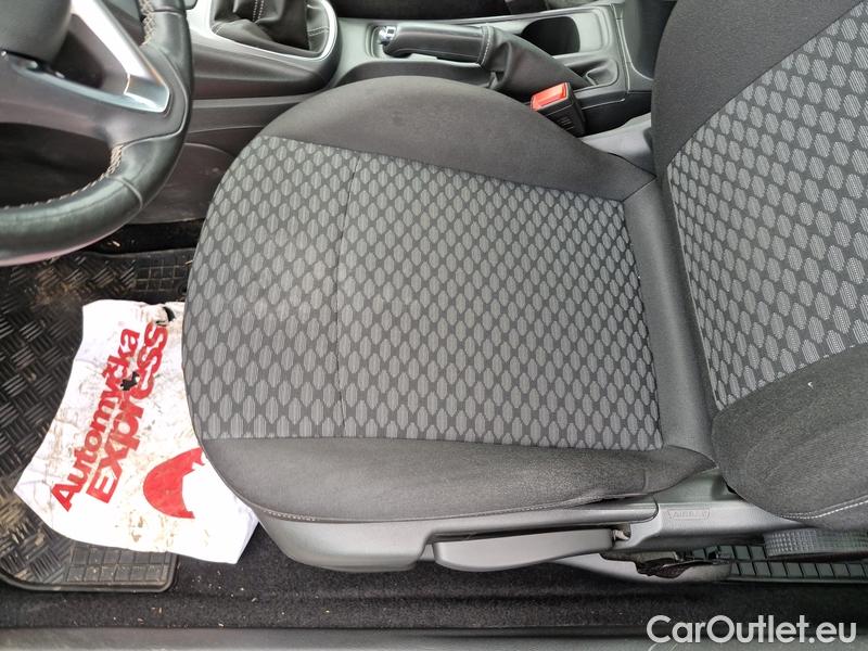  Opel  Astra  K Sports Tourer (2015) ST 1.5CDTi 77 Edition 5d #7