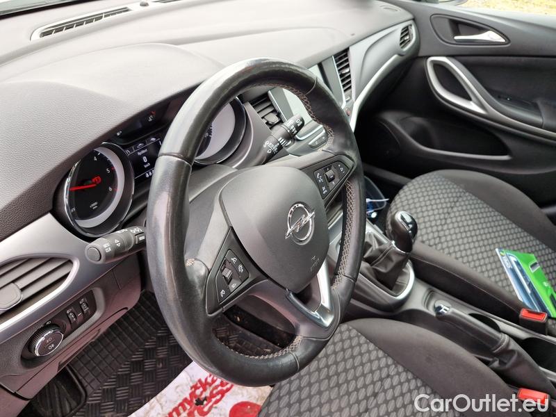  Opel  Astra  K Sports Tourer (2015) ST 1.5CDTi 77 Edition 5d #9