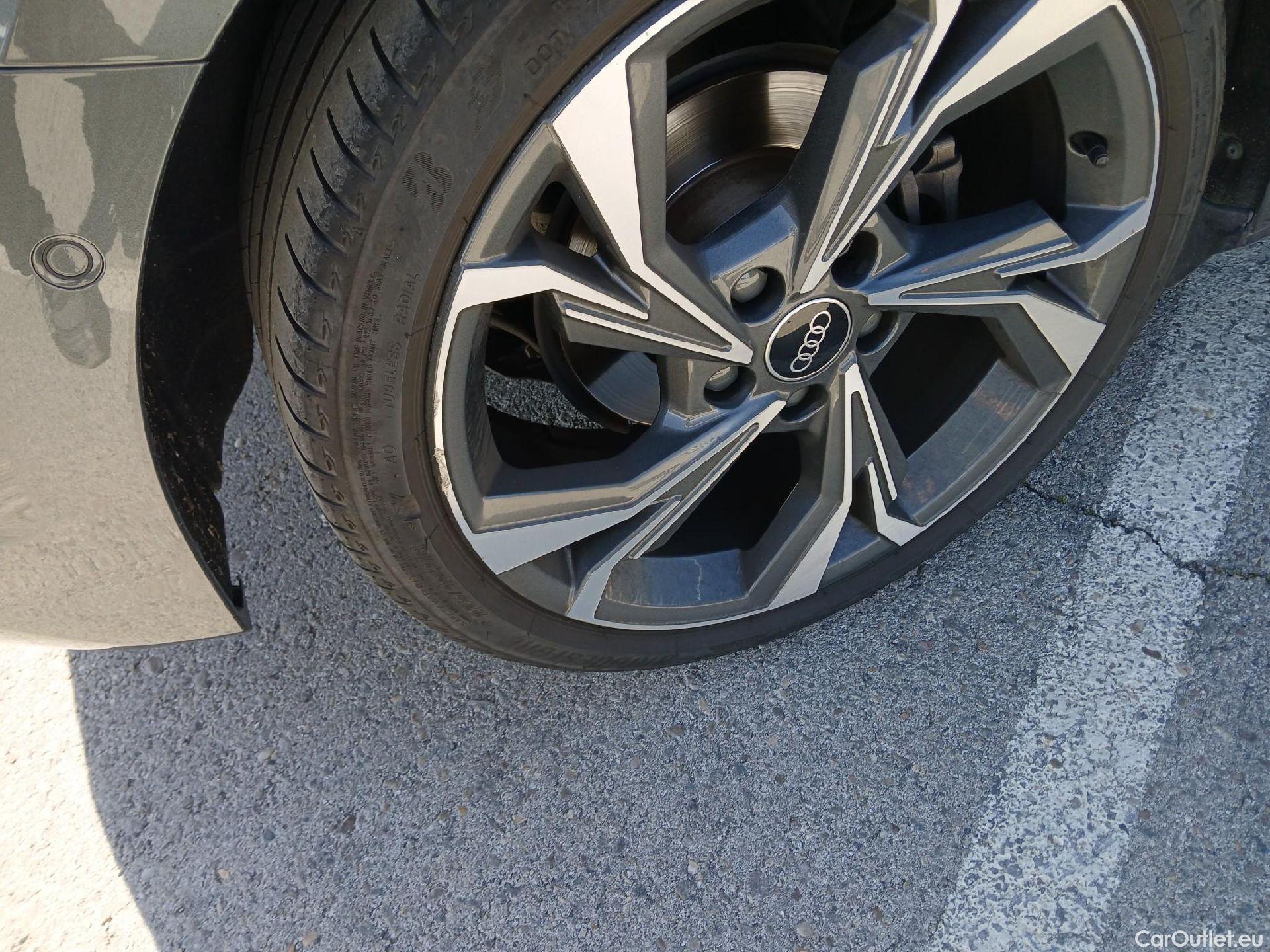  Audi  A3 AUDI  / 2020 / 5P / berlina con portón Sportback Black line 35 TDI 110kW S tron #23