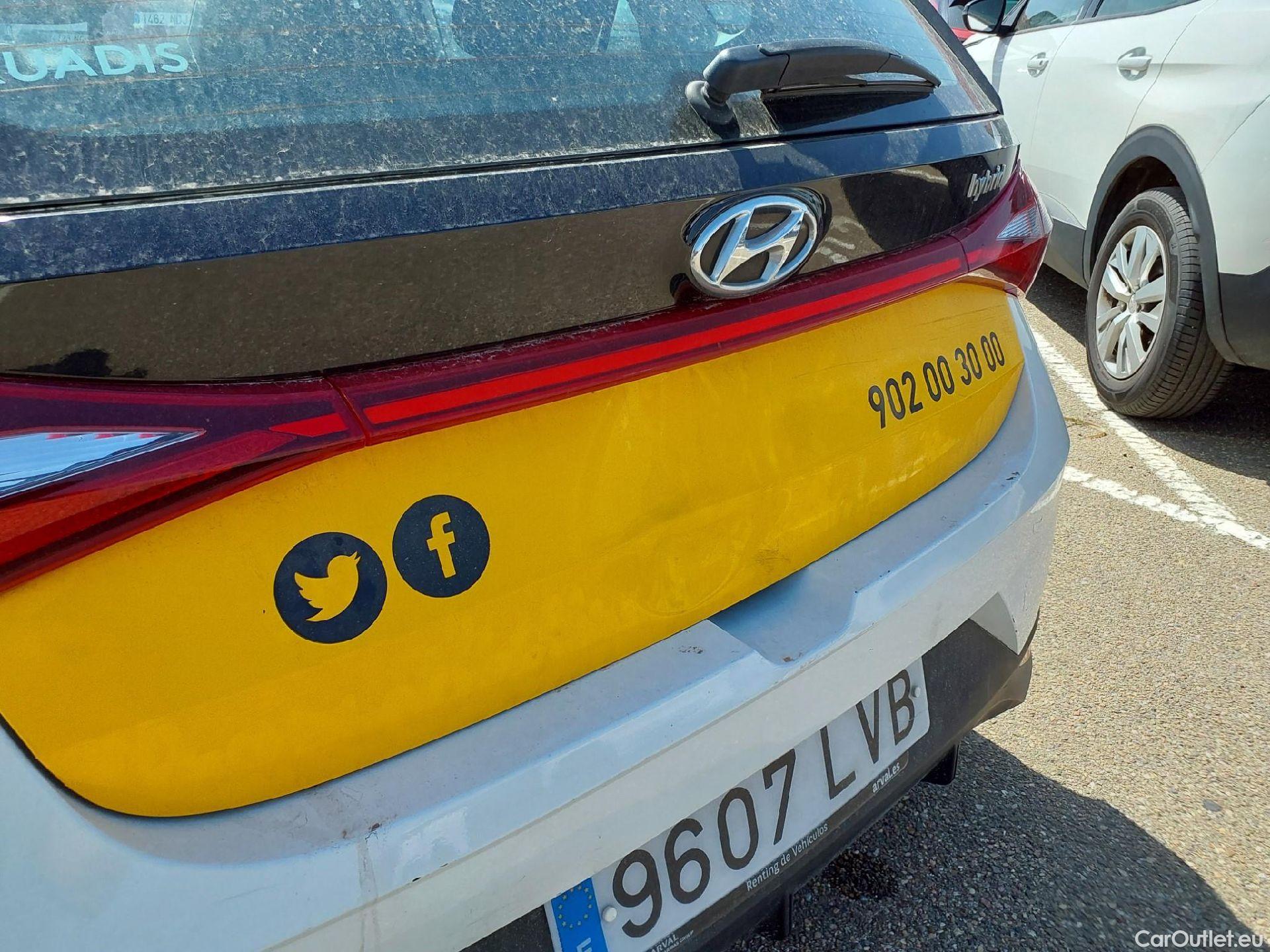  Hyundai  i20 HYUNDAI  / 2020 / 5P / berlina con portón 1.0 TGDI 74kW (100CV) 48V Essence #28