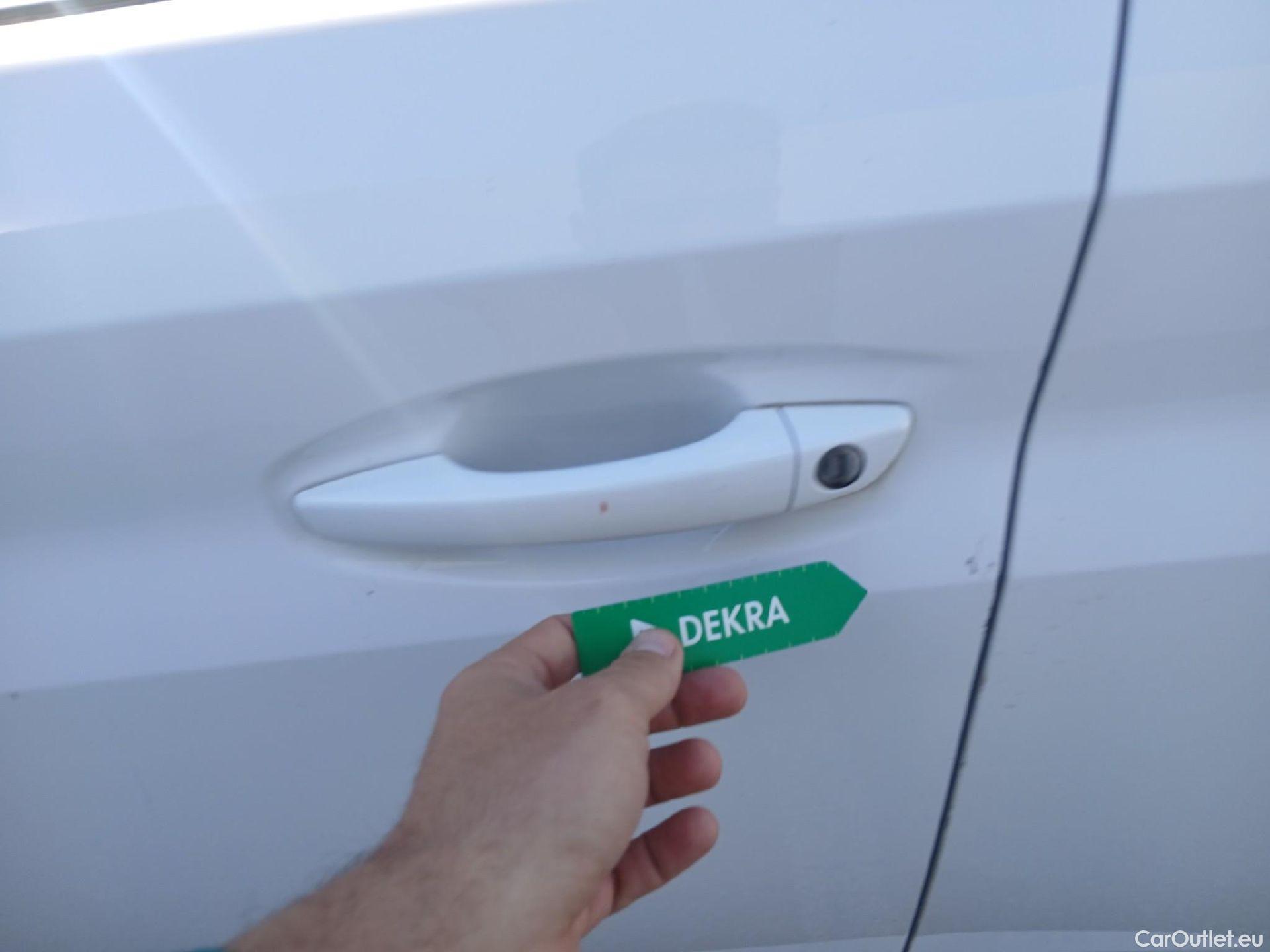  Peugeot  208 PEUGEOT  / 2019 / 5P / berlina con portón PureTech 73kW (100CV) Allure (CX) #7