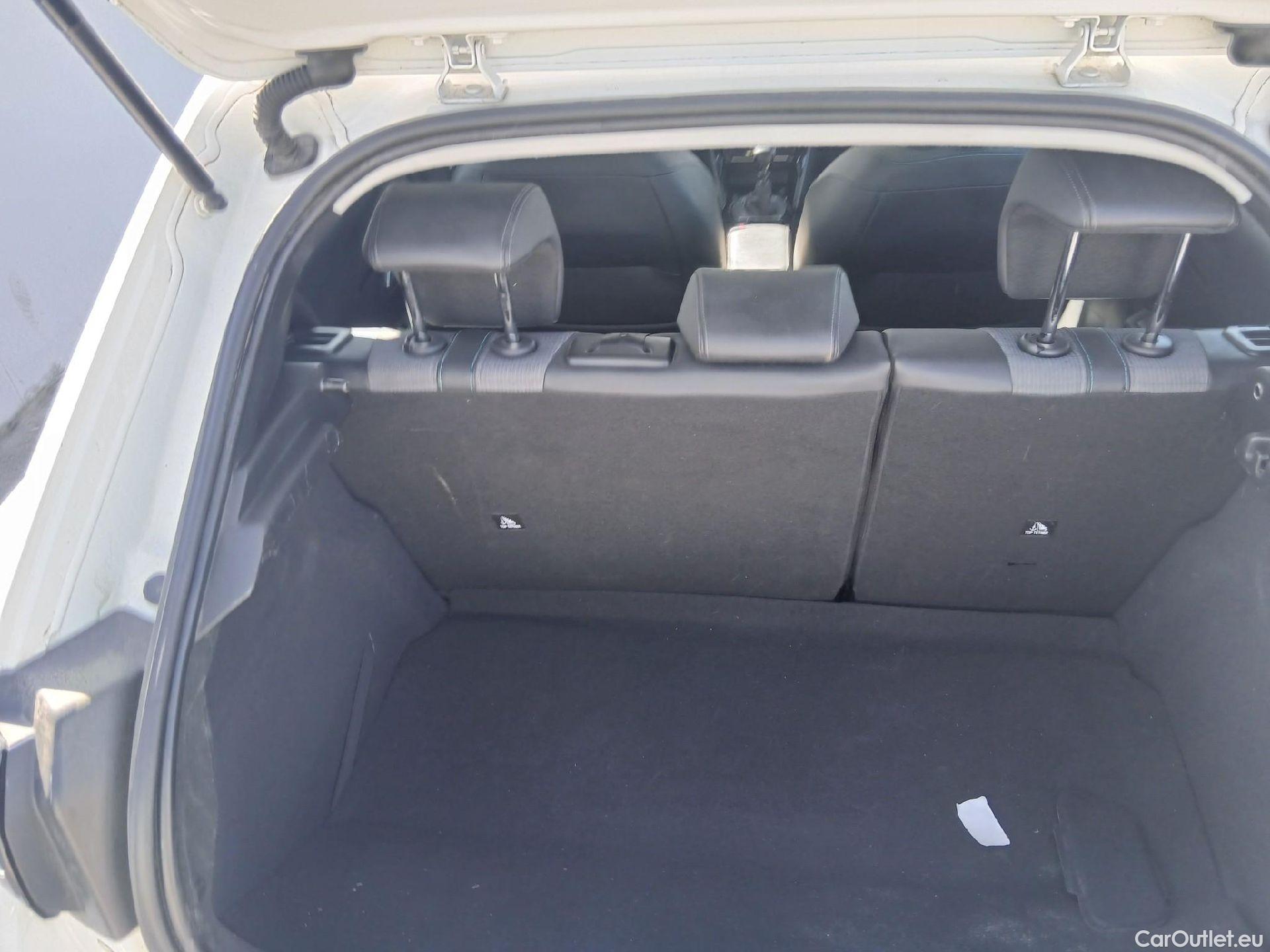  Peugeot  208 PEUGEOT  / 2019 / 5P / berlina con portón PureTech 73kW (100CV) Allure (CX) #25
