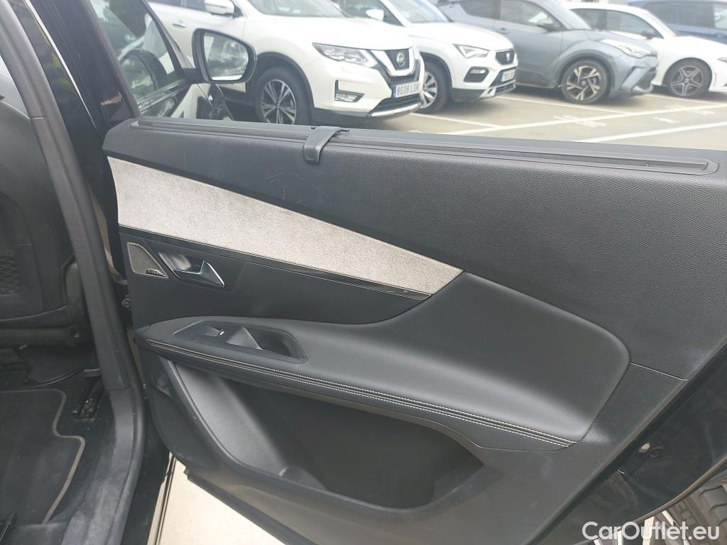  Peugeot  5008 PEUGEOT  / 2020 / 5P / todoterreno 2.0 BlueHDi 133kW S&S GT Pack EAT8 #35