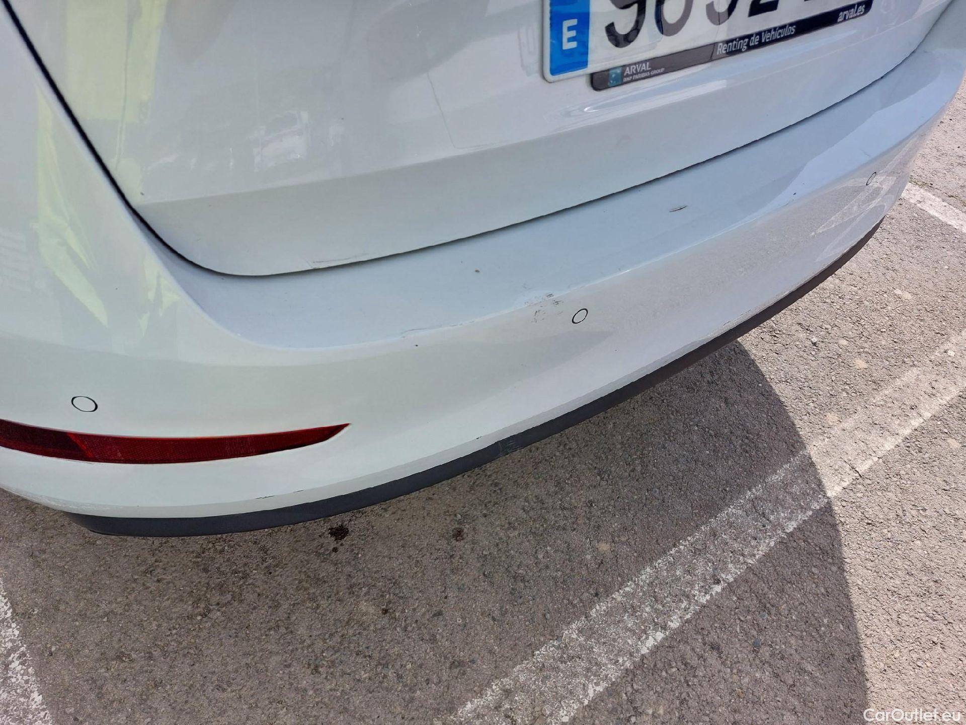  Skoda  Scala SKODA  / 2019 / 5P / berlina con portón 1.0 TSI 81KW (115 CV) DSG Ambitio #10