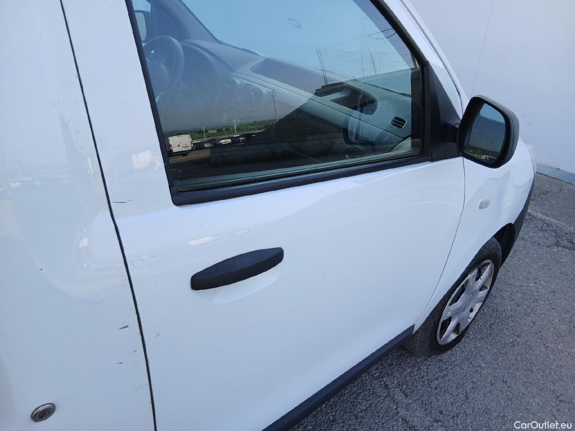  Dacia  Dokker DACIA  / 2013 / 4P / furgón derivado de turismo Van Essential dCi 55kW (75CV) #39