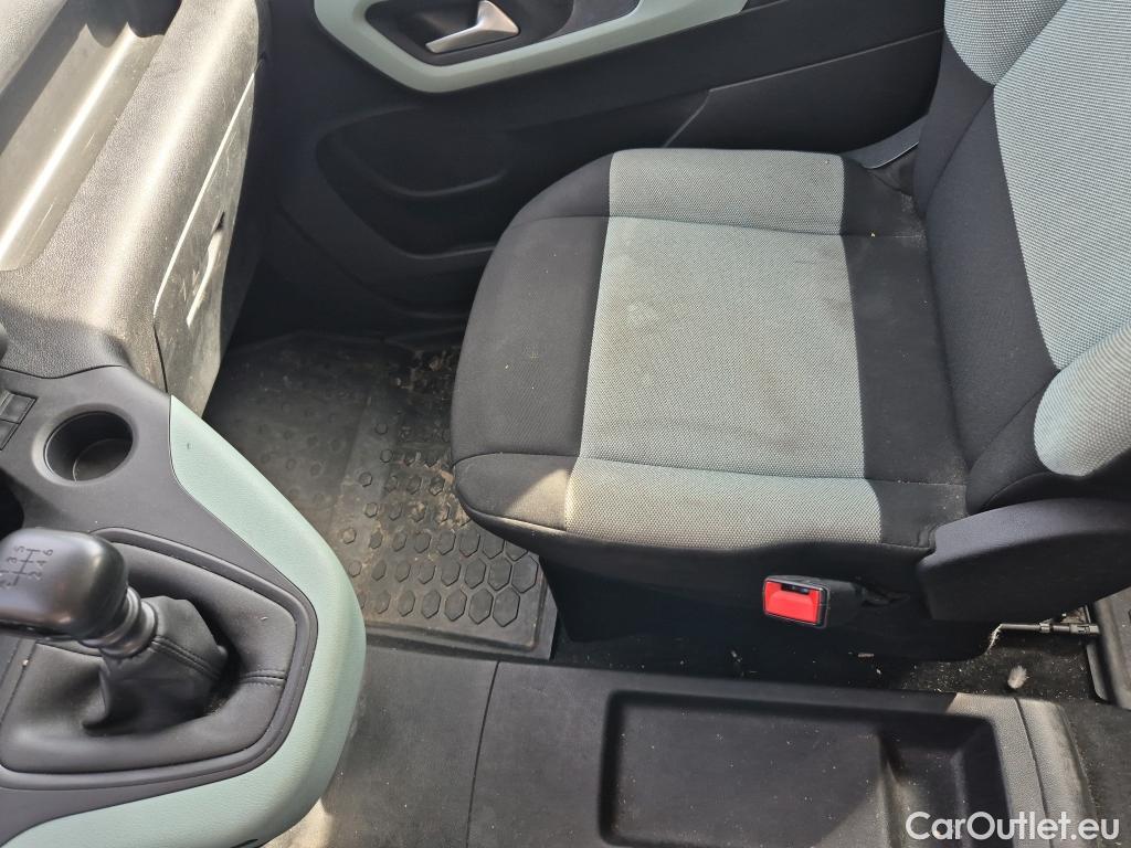  Citroen  Berlingo CITROEN  / 2018 / 5P / monovolumen compacto Talla M BlueHDi 130 S&S 6v 100 AÑOS #51