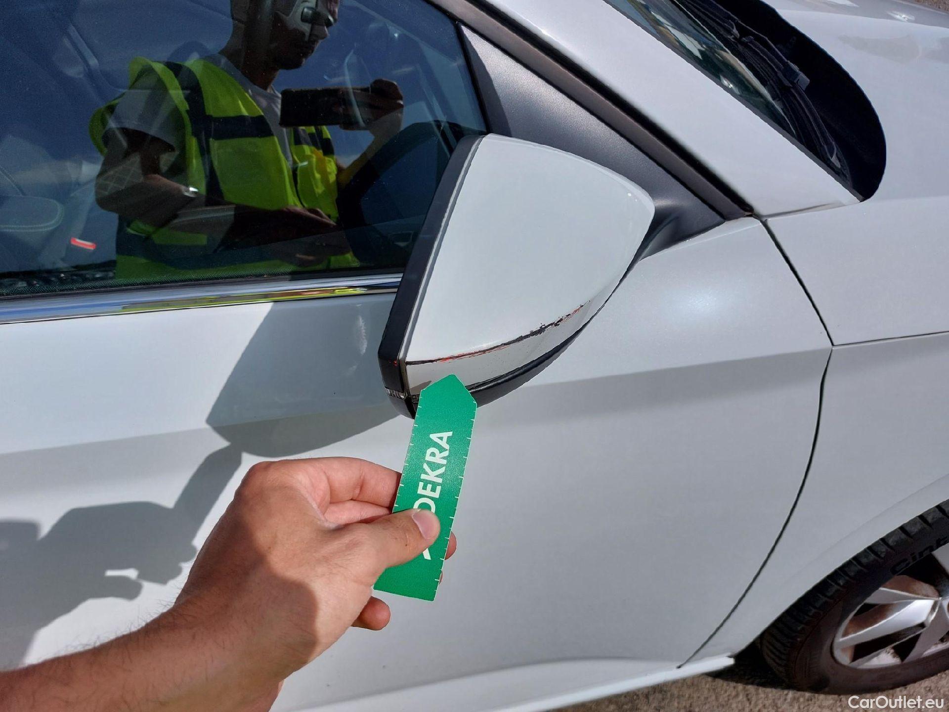  Skoda  Scala SKODA  / 2019 / 5P / berlina con portón 1.0 TSI 81KW (115 CV) DSG Ambitio #19